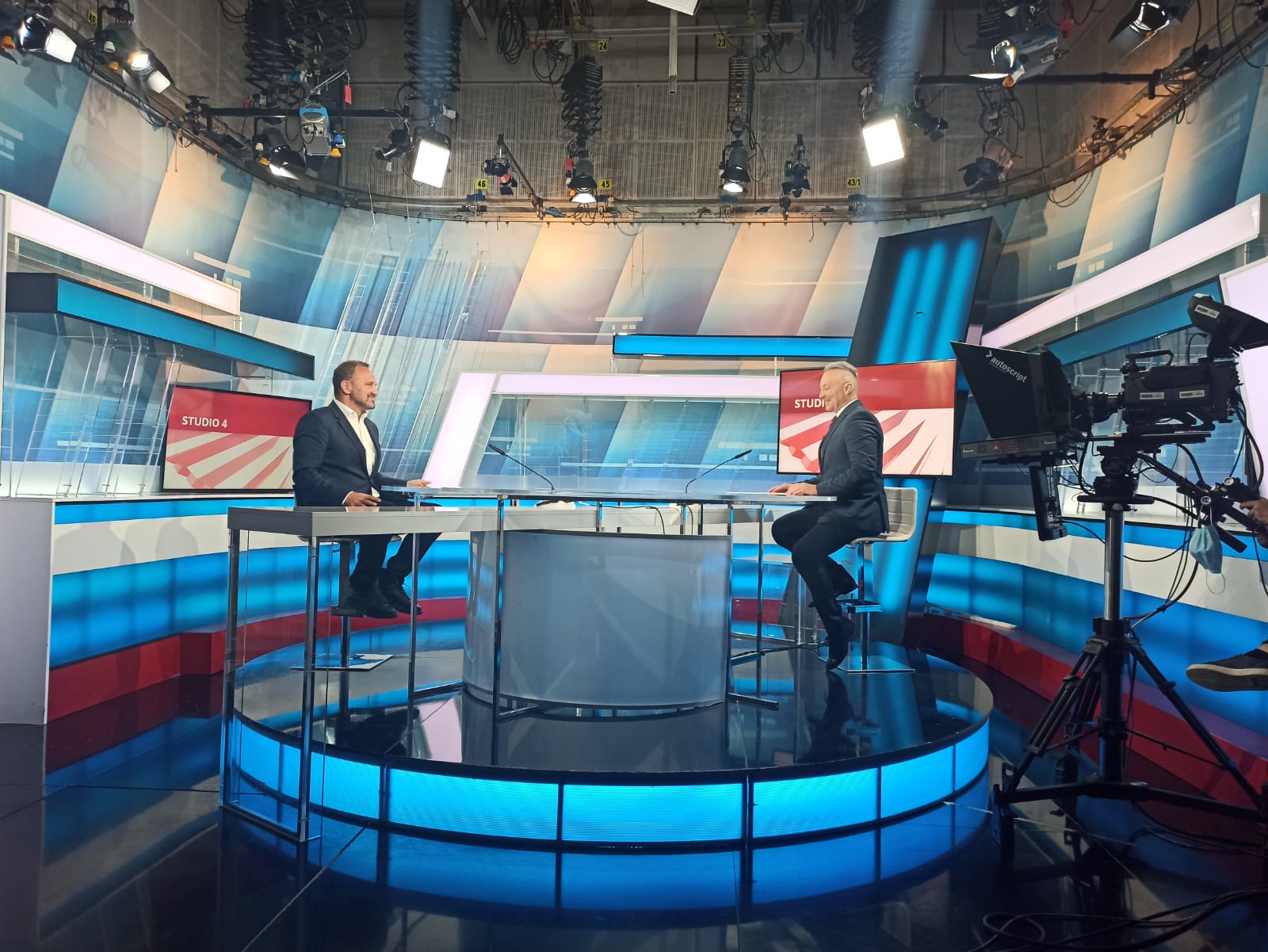 Dr. Nikola Milojević i Petar Vlahov u Studiu 4 o trendovima u koroni 